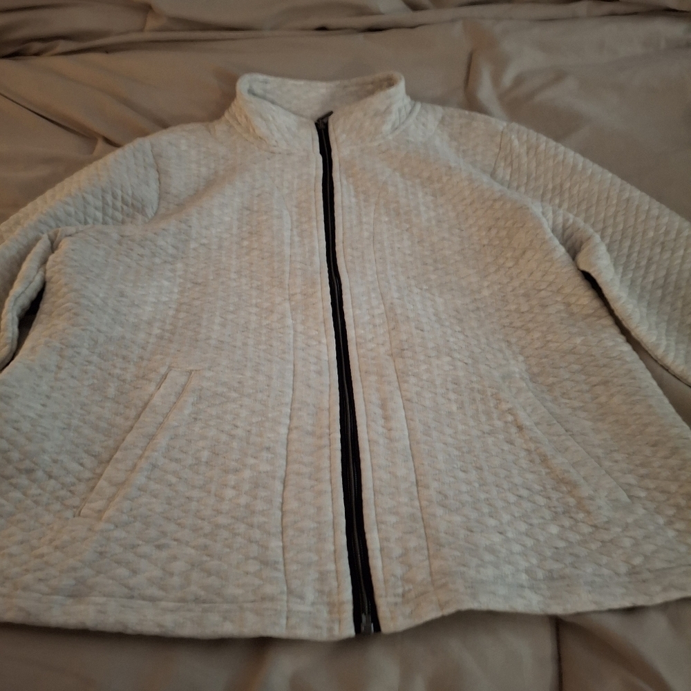 Onque Casuals White With Bkack Zip Up Sweater Quilted Knit - Picture 4 of 6